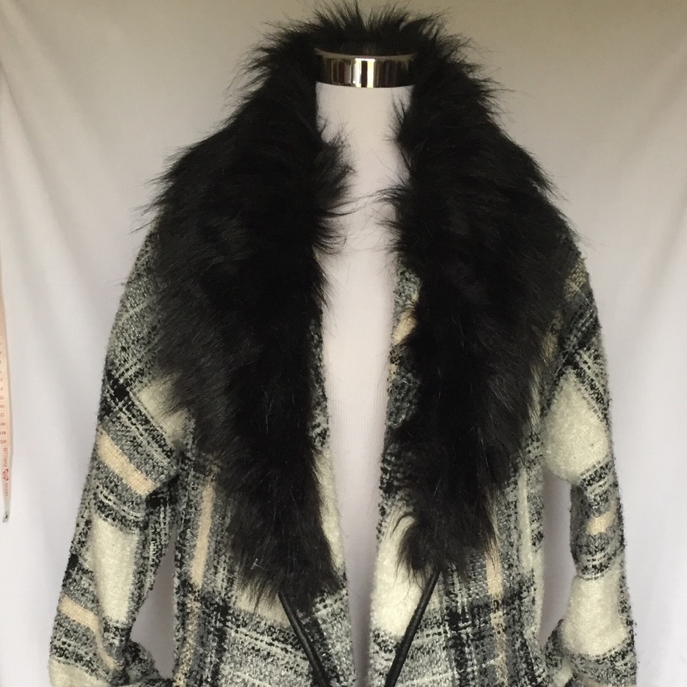 C&C California Jacket Blazer Plaid Flyaway Faux Fur collar